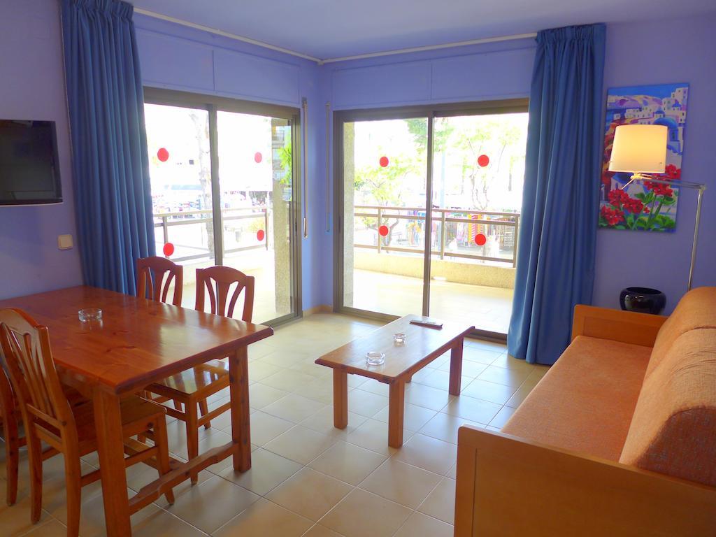 Rentalmar Diplomatic Park Salou Room photo