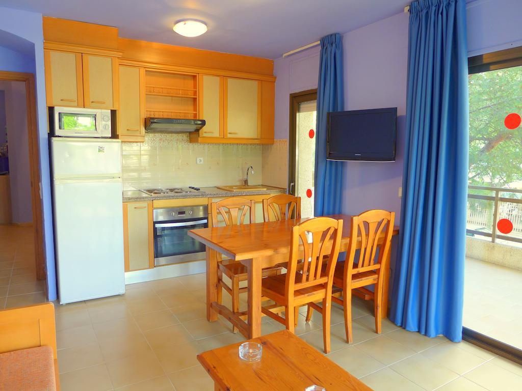 Rentalmar Diplomatic Park Salou Room photo
