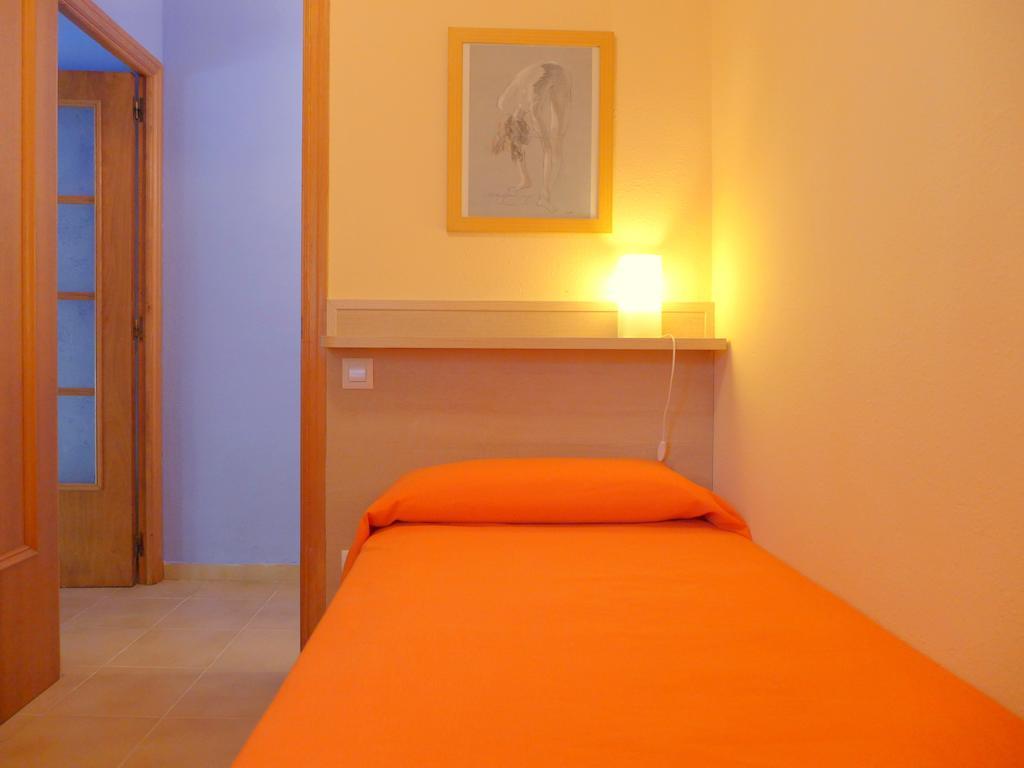 Rentalmar Diplomatic Park Salou Room photo